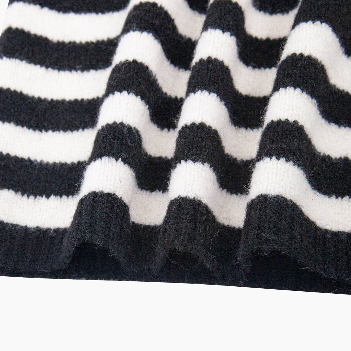 Striped Triangle Heavyweight Scarf in Black/White: One Size
